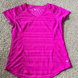 Women’s Light Purple Xersion Workout Top, size medium